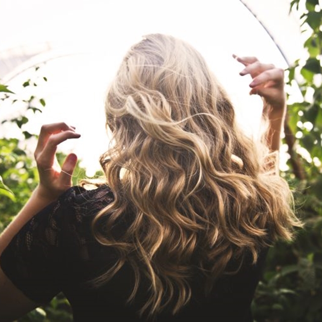 Лайката - перфектната естествена грижа за руса коса
