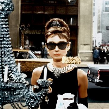 Тенденциите, които Одри Хепбърн би носила днес