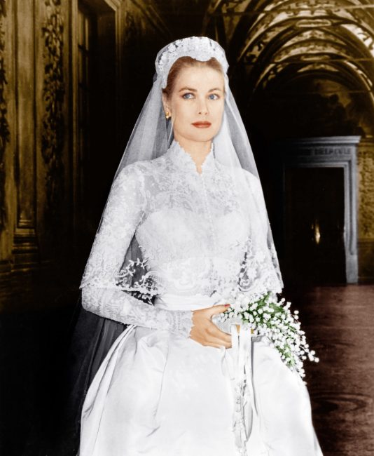 Цветният бунт в сватбените рокли на Грейс Кели и Елизабет Тейлър