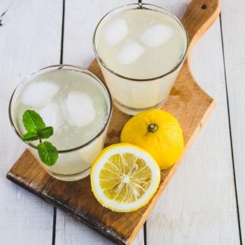 Нова напитка за лятото: Домашна лимонада с кондензирано мляко