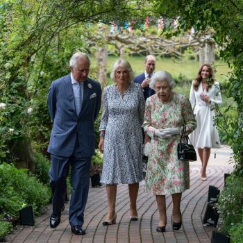 Кралица Елизабет II потвърди: Иска принц Чарлз и Камила да са следващите крал и кралица