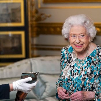 Чаеният ритуал на кралица Елизабет II