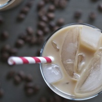 Освежаващо студено кафе с аромат на малина