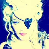 Мадона като Мария Антоанета за ЧРД