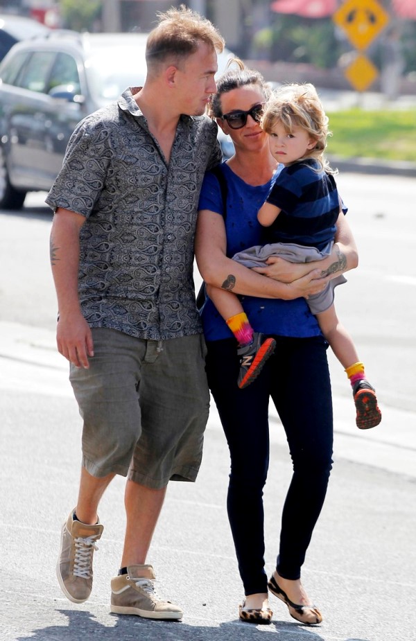 Â©2014 RAMEY PHOTO 310-828-3445 Santa Monica, California, May 27, 2014 Alanis Morissette and husband Mario Treadway out shopping at Whole Foods with their son Ever. KISS, Image: 194848510, License: Rights-managed, Restrictions: , Model Release: no, Credit line: Profimedia, Ramey Photo