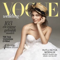 Нора Шопова изгря на корица на модната библия VOGUE