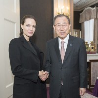 Анджелина Джоли с първа поява след болницата