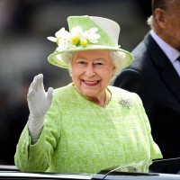 Очарователно: Кралицата празнува рожден ден с внуците