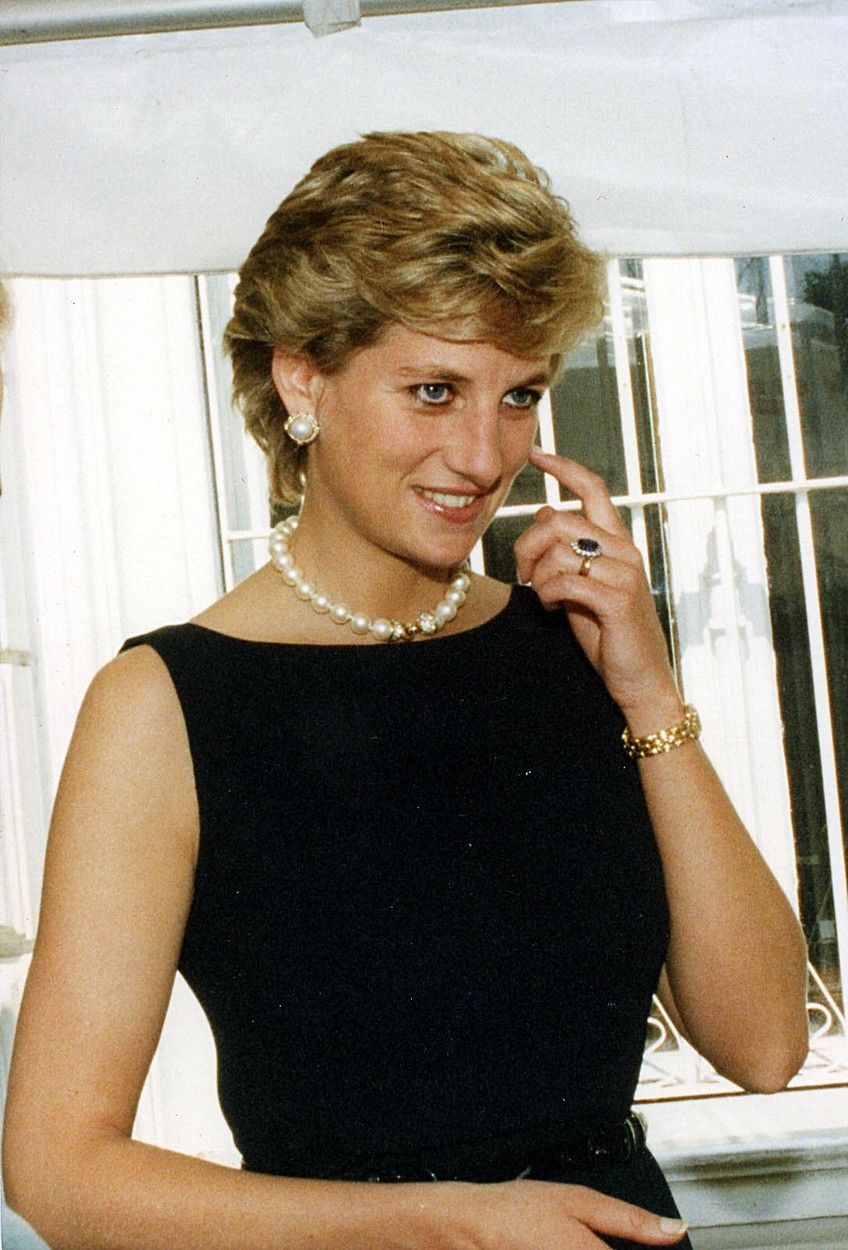 Diana Spencer (Diana, Princess of Wales) Visits Moscow, Russia. June 19th, 1995 half length black sleeveless dress belt pearl necklace navy blue hand wedding engagement ring bracelet gold, Image: 108066943, License: Rights-managed, Restrictions: , Model Release: no, Credit line: Profimedia, Capital pictures
