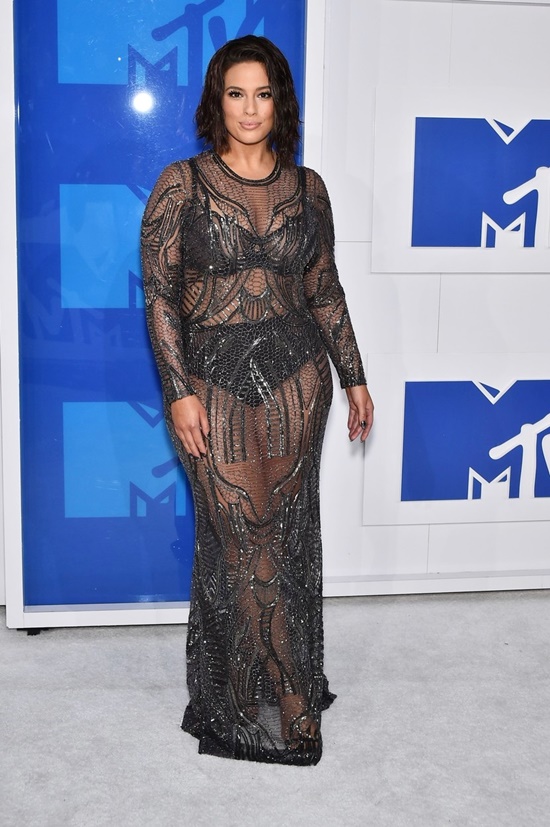 Ashley Graham at arrivals for 2016 MTV Video Music Awards VMAs - Arrivals 3, Madison Square Garden, New York, NY August 28, 2016., Image: 298148524, License: Rights-managed, Restrictions: For usage credit please use; Steven Ferdman/Everett Collection, Model Release: no, Credit line: Profimedia, Everett