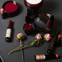 Какво е общото между виното и червилата?