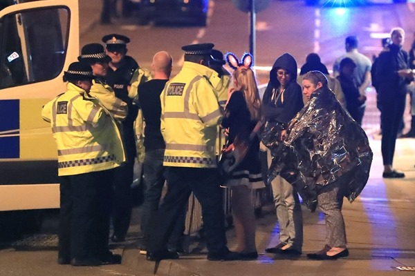 Ариана Гранде е съкрушена след взрива в Манчестър