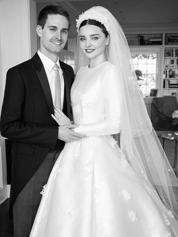 Сватбената рокля на Миранда Кер е вдъхновена от истинска принцеса
