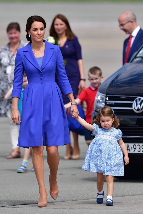 Принцеса Шарлът тръгва на детска градина