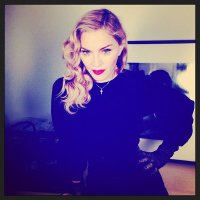 Мадона се мести да живее в Португалия