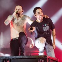 Linkin Park издигат паметник за Честър Бенингтън