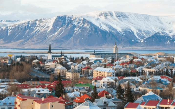  Исландия стопира неравностойното възнаграждение за мъже и дами 