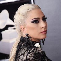 Отблизо: Гримът на Лейди Гага от наградите Grammy 2018