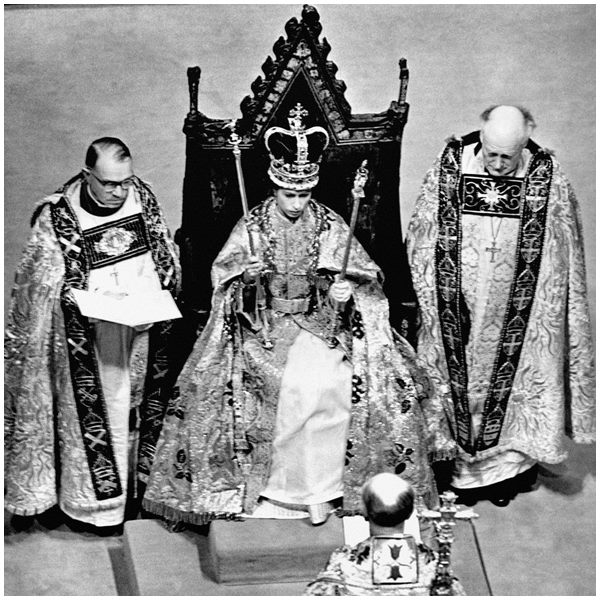 Кралица Елизабет II: Короната е много тежка