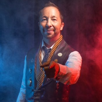 DJ BoBo с грандиозно шоу в Арена Армеец