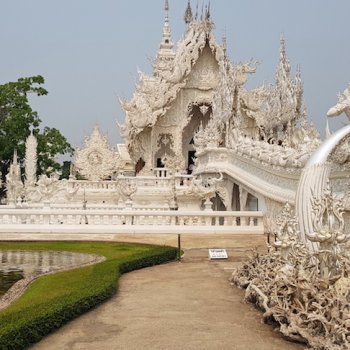 Белият храм в Тайланд – все едно излязъл от Замръзналото кралство
