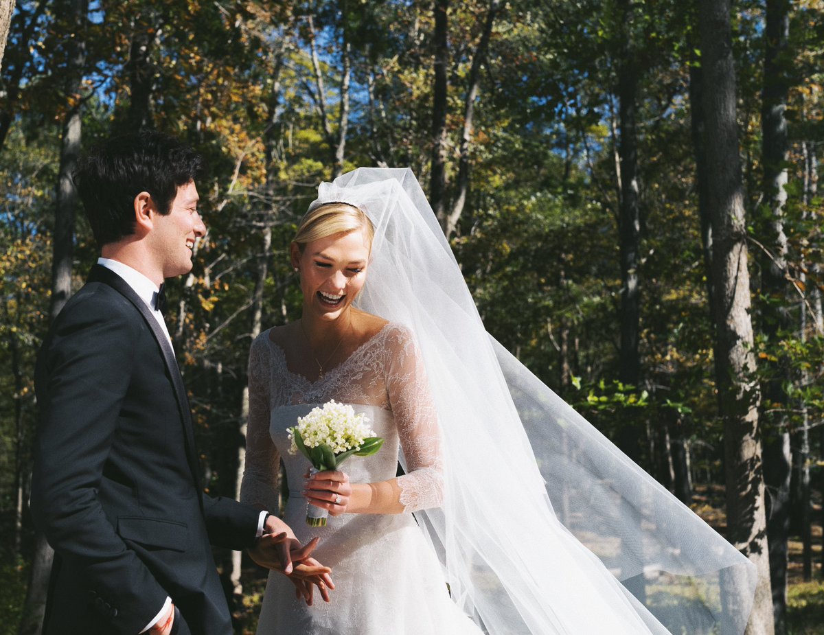 26-годишната Карли Клос се омъжи