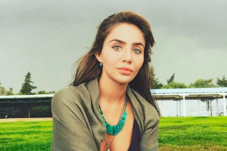 Елен Колева боядиса косата си в зелено
