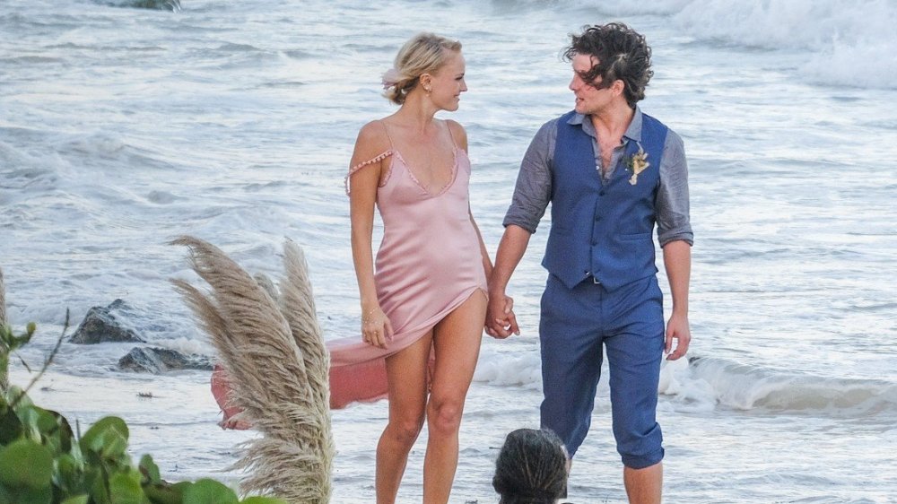 СНИМКИ: Сватба на плажа за Малин Акерман и Джак Донъли!