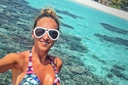 Бягство посред зима: Екзотичната почивка на Алекс Раева