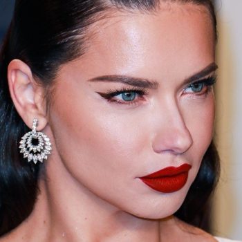 Vampy Lips: Как да комбинираме най-изтънчения и тъмен цвят червило?