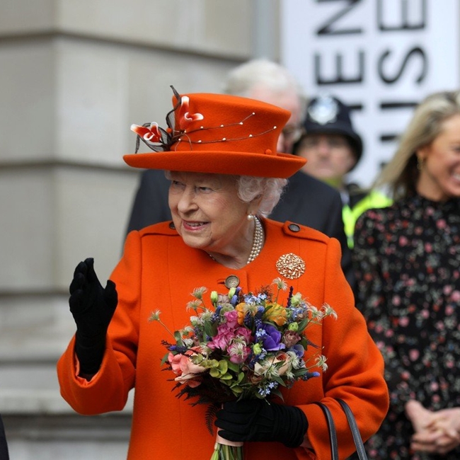 Кралицата стана Инстаграм инфлуенсър