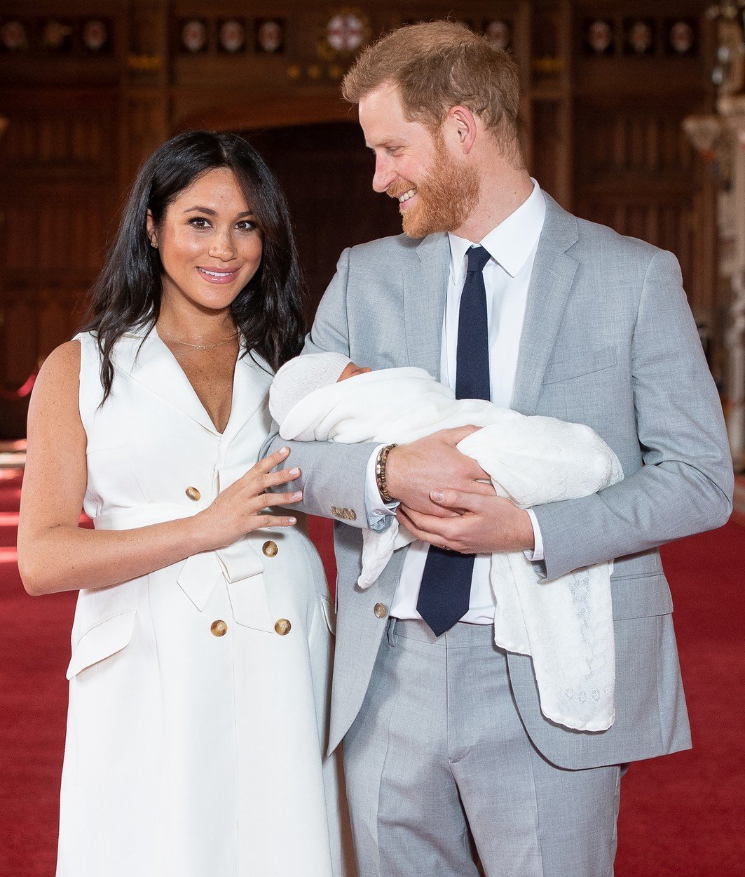 Първата среща на Кейт и Уилям с бебето на Меган и Хари
