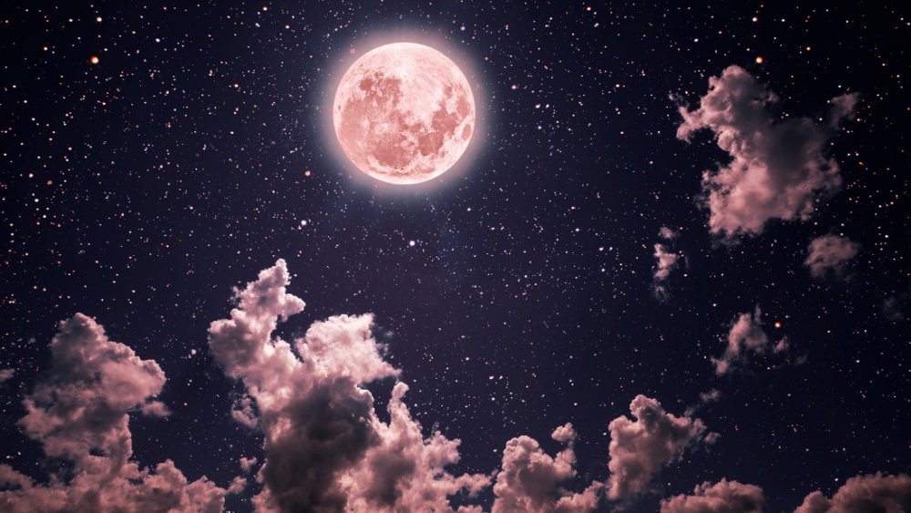 Ягодовата луна ще преобърне живота ви в положителна насока тази седмица