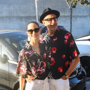 Latest Look: Джеф Голдблум и съпругата му са модни близнаци