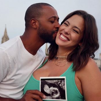 Ашли Греъм обяви, че е бременна с първото си дете