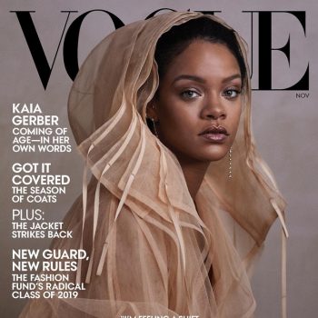Риана на корицата на Vogue с облекло от своята марка