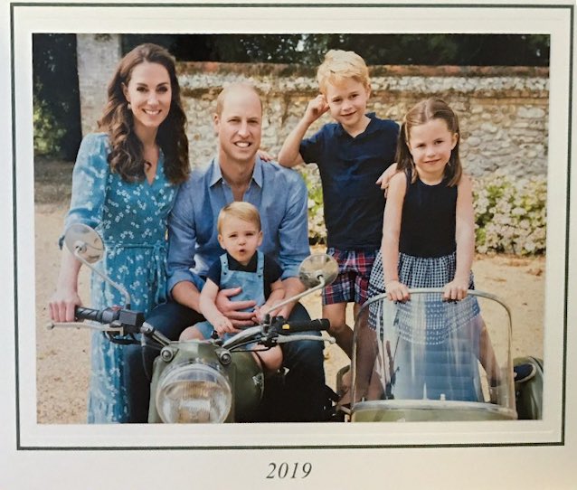 Коледната картичка на принц Уилям и Кейт тази година е в ретро стил