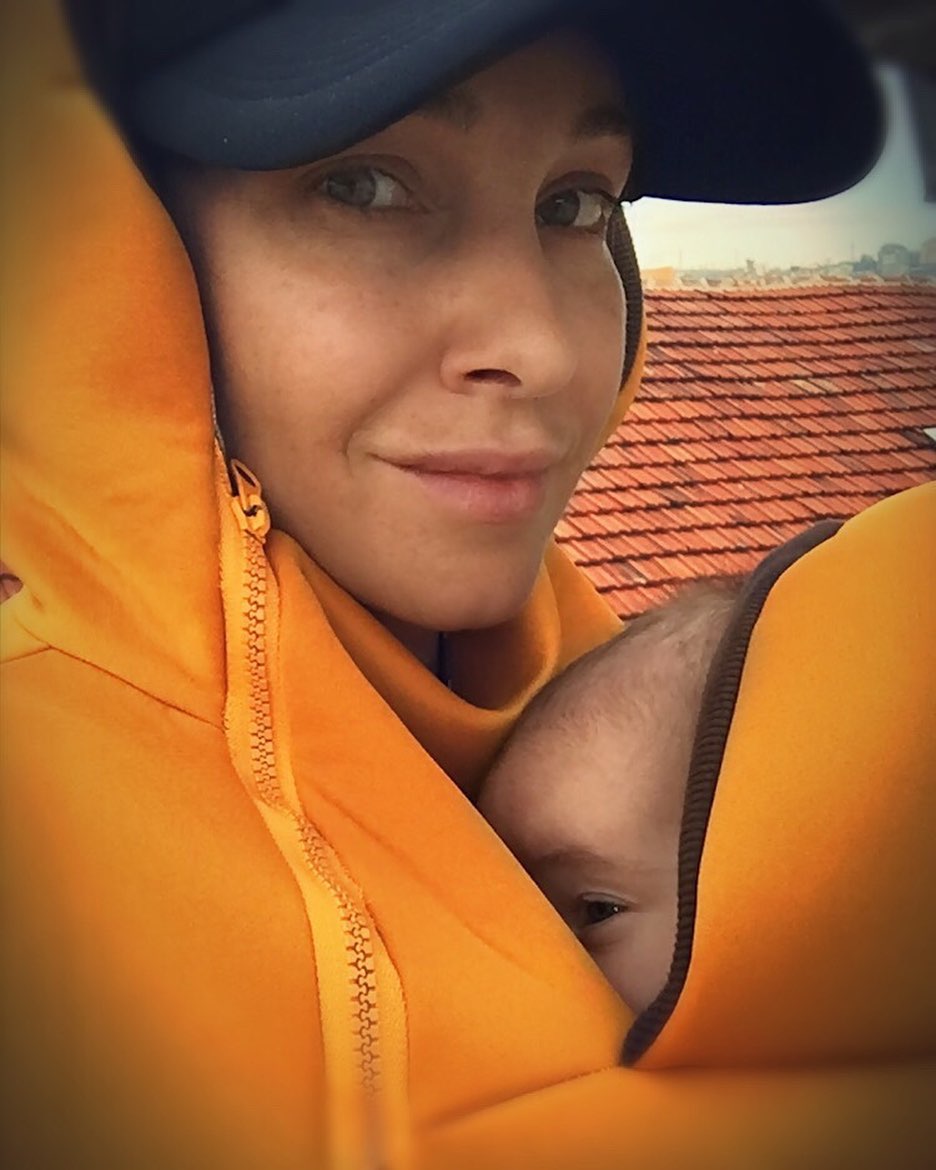Александра Раева публикува снимка с бебето си