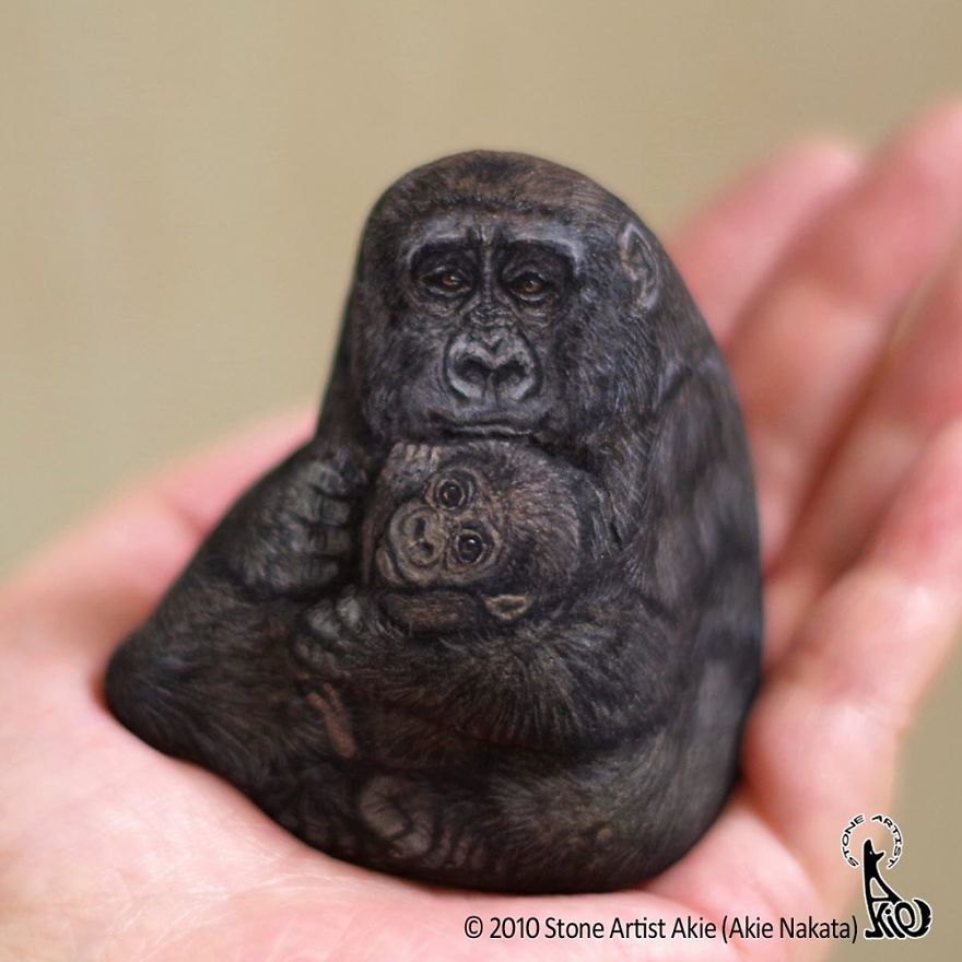 Очарователни японски рисунки върху камък, които се побират в човешка длан