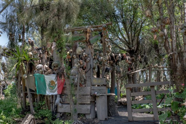 Островът на мъртвите кукли превръща реалността в страшен филм
