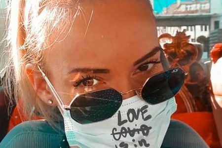 Когато маската е в повод за усмивка