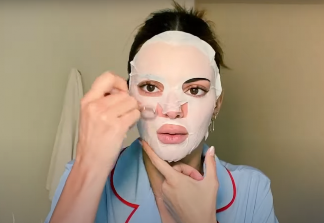 Кендал Дженър се грижи за кожата си с домашна маска за лице