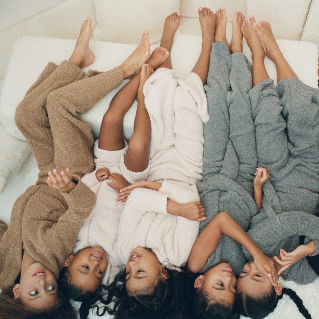Децата на Ким Кардашиян са модели в новата й кампания за SKIMS