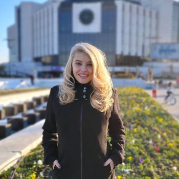 Журналистката Ева Веселинова е бременна с близнаци