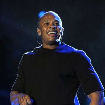 Рапърът Dr. Dre е хоспитализиран след мозъчна аневризма