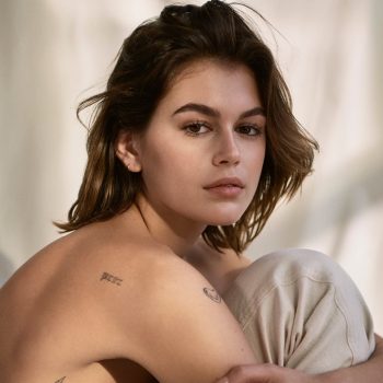 Неподправената красота на Кая Гербер за Calvin Klein