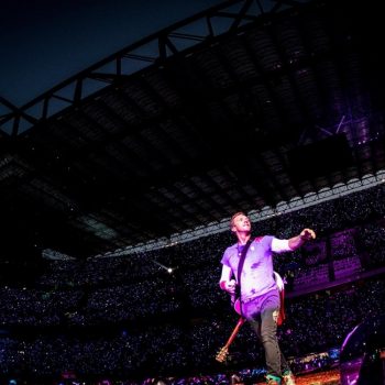 Премиерата на новата песен на Coldplay стигна до космоса