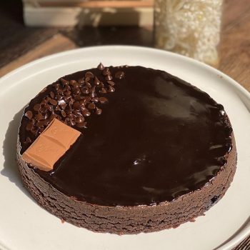 Най-лесната шоколадова торта с три съставки