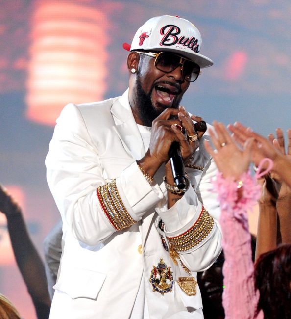 R&B певецът R. Kelly бе признат за виновен за сексуален трафик