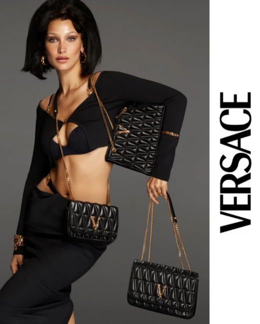 Още една точка в полза за секси жилетките: Бела Хадид за Versace